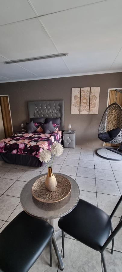 Appartement Funky Dot Sleeping Spot à Kempton Park Extérieur photo